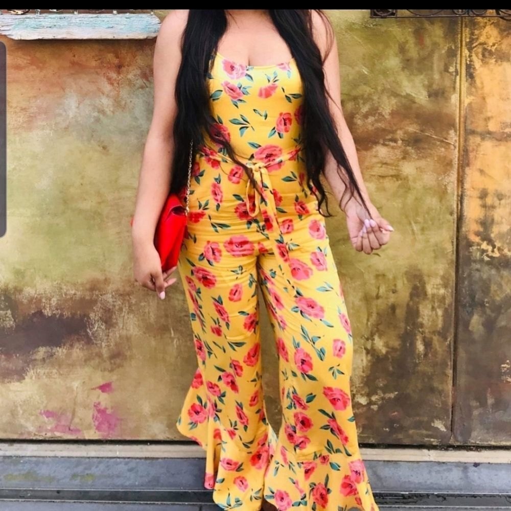 Billabong yellow floral wide leg jumpsuit size XS